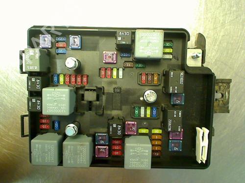 Used Fuse box Fuse box 37660250 37660250