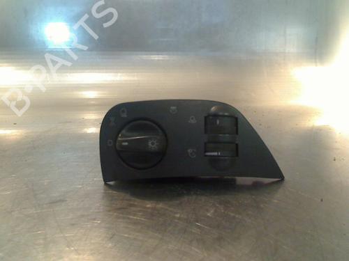 Used Headlight switch Headlight switch VW CADDY II Box Body/MPV (9K9A) 1.9 TDI (90 hp) 34681381 34681381