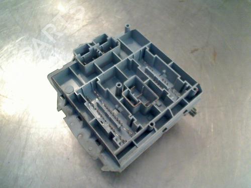 Fuse box ALFA ROMEO GT (937_) 2.0 JTS (937CXH1A, 937CXH11) | BP34683880E1 - Image 2