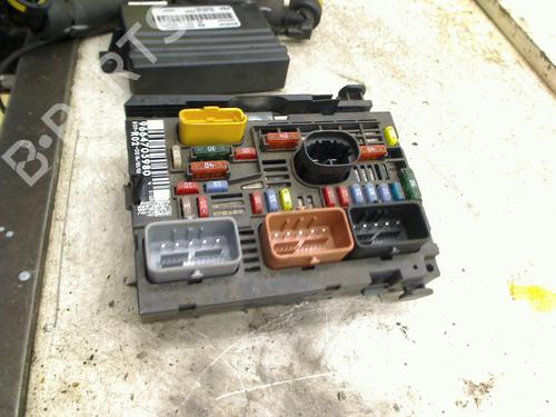 Used Fuse box Fuse box 34672754 34672754