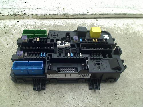 Used Fuse box Fuse box OPEL ASTRA H (A04) 1.3 CDTI (L48) (90 hp) 34667332 34667332