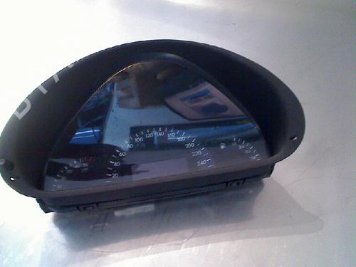 instrument-cluster-mercedes-benz-c-class-w203-2000-2001-2002-2003-2004-2005-2006-2007-34676505 main image