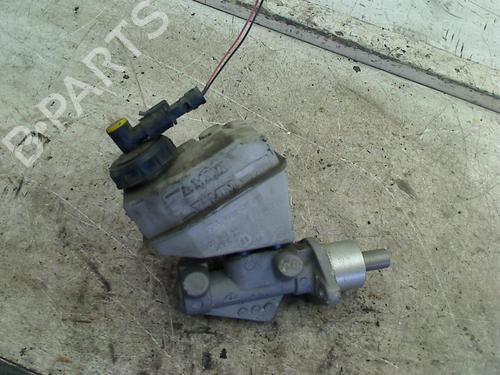 Used Brake master cylinder Brake master cylinder RENAULT CLIO II Hatchback Van (SB0/1/2_) 1.5 dCi (80 hp) 34654701 34654701