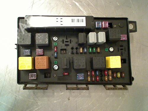 Used Fuse box Fuse box OPEL ASTRA H (A04) 1.6 (L48) (105 hp) 34677034 34677034