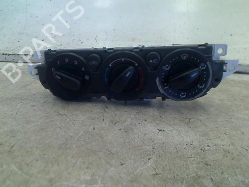 climate-control-ford-focus-c-max-dm2-2003-2004-2005-2006-2007-34667145 main image
