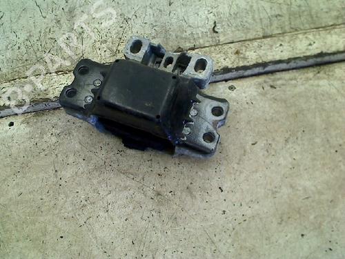Used Engine mount Engine mount AUDI A3 Convertible (8P7) 1.8 TFSI (160 hp) 34674829 34674829