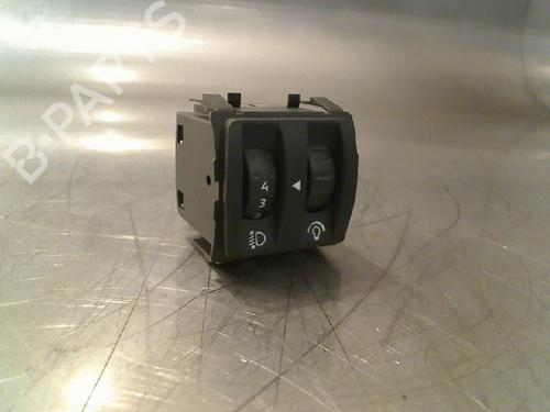 Used Headlight switch Headlight switch RENAULT CLIO III (BR0/1, CR0/1) 1.6 16V (BR05, BR0B, BR0Y, BR15, BR1J, BR1M, BR1Y, CR0B,... (112 hp) 34676924 34676924