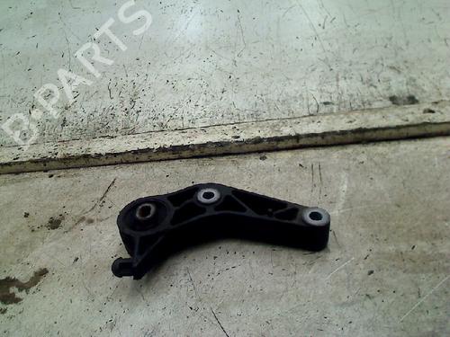 Used Engine mount Engine mount OPEL CORSA C (X01) 1.0 (F08, F68) (58 hp) 34673932 34673932