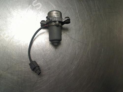 Used Vacuum pump Vacuum pump VOLVO V50 (545) 2.4 (170 hp) 34687613 34687613