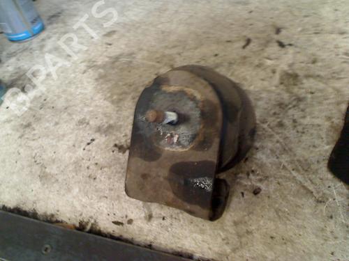 Used Engine mount Engine mount SUZUKI GRAND VITARA I (FT, HT) 2.0 4x4 (SQ 420) (140 hp) 34657135 34657135