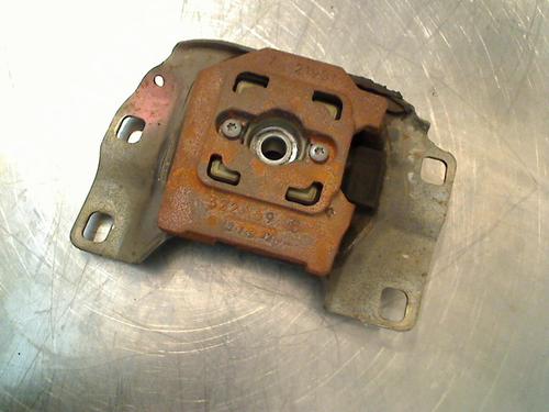 Used Engine mount Engine mount VOLVO V50 (545) 2.0 D (136 hp) 34677654 34677654