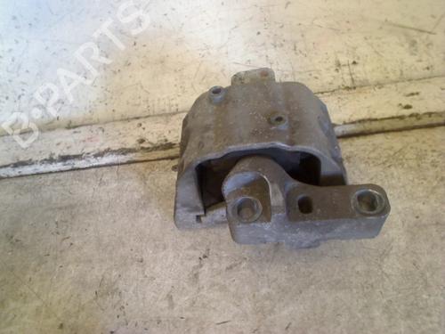 Used Engine mount Engine mount VW GOLF IV (1J1) 1.8 (125 hp) 34672435 34672435