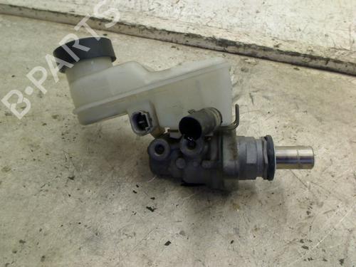 brake-master-cylinder-toyota-yaris-_p1_-1999-2000-2001-2002-2003-2004-2005-34672944 main image