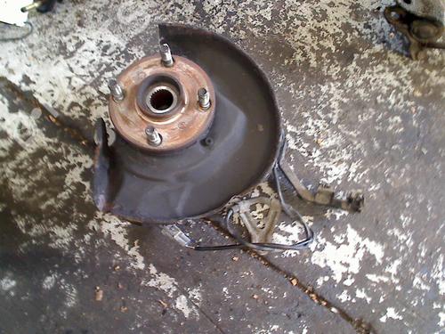 Used Left front steering knuckle Left front steering knuckle TOYOTA COROLLA Compact (_E11_) 1.4 (EE111_, EE111R) (86 hp) 34664320 34664320