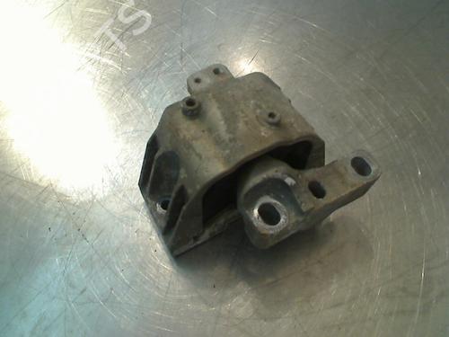 Used Engine mount Engine mount VW NEW BEETLE (9C1, 1C1) 2.0 (115 hp) 34678428 34678428