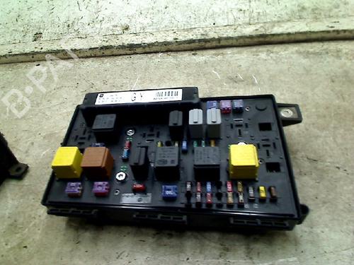 Used Fuse box Fuse box 34673338 34673338