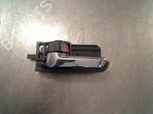 Used Front left interior door handle Front left interior door handle SUZUKI SWIFT III (MZ, EZ) 1.3 (RS413, ZC11S) (92 hp) 34682508 34682508