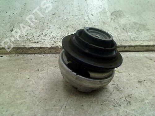 Used Engine mount Engine mount MERCEDES-BENZ E-CLASS T-Model (S210) E 220 T CDI (210.206) (125 hp) 34676227 34676227