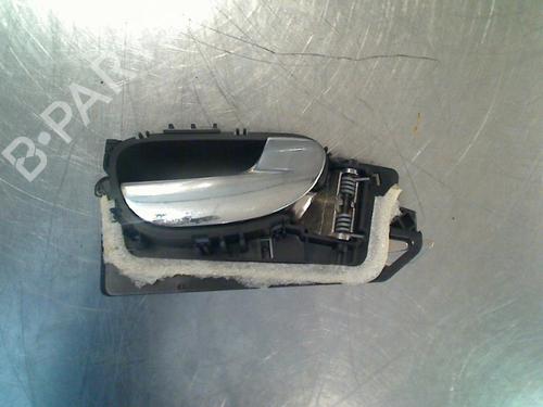 Højre bagtil invendig håndtag Højre bagtil invendig håndtag PEUGEOT 307 SW (3H) 1.6 16V (109 hp) 34682595 34682595