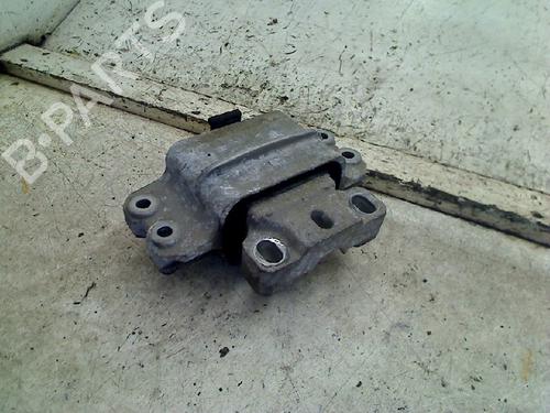 Used Engine mount Engine mount VW CADDY III MPV (2KB, 2KJ, 2CB, 2CJ) 1.6 (102 hp) 34674025 34674025