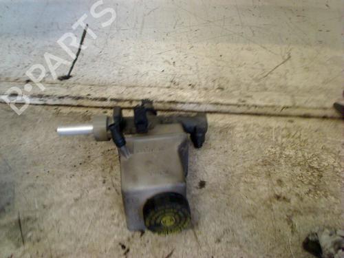 Used Brake master cylinder Brake master cylinder CITROËN C5 II (RC_) 1.6 HDi (RC8HZB) (109 hp) 34670748 34670748