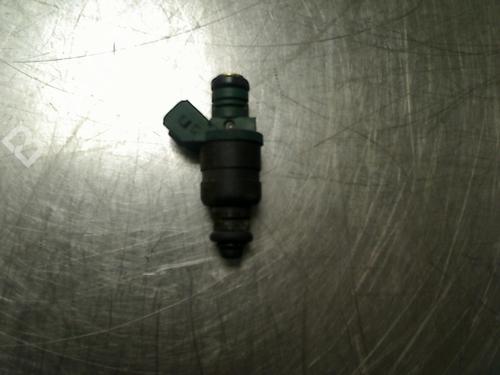 injector-vw-passat-b5-3b2-1996-1997-1998-1999-2000-2001-34686029 main image