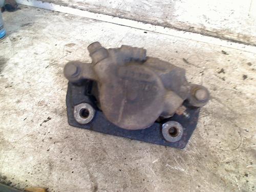 Used Left front brake caliper Left front brake caliper SUZUKI GRAND VITARA I (FT, HT) 2.0 4x4 (SQ 420) (140 hp) 34657110 34657110