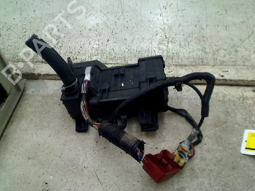 Used Fuse box Fuse box 34674619 34674619