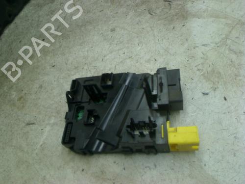 Used Fuse box Fuse box VW CADDY III Box Body/MPV (2KA, 2KH, 2CA, 2CH) 1.9 TDI (105 hp) 34671836 34671836