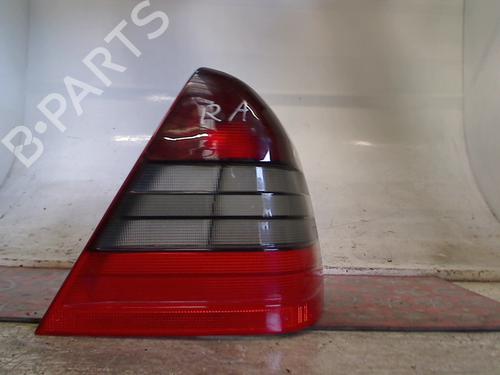 Used Right taillight Right taillight MERCEDES-BENZ C-CLASS (W202) C 180 (202.018) (122 hp) 34661584 34661584