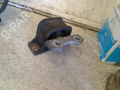 Used Engine mount Engine mount OPEL CORSA C (X01) 1.2 (F08, F68) (75 hp) 34670880 34670880