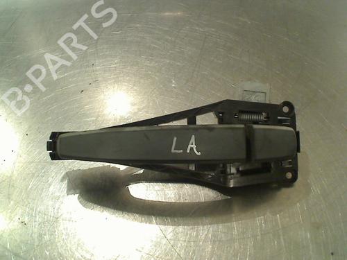 Venstre bagtil udvendigt håndtag Venstre bagtil udvendigt håndtag OPEL ZAFIRA / ZAFIRA FAMILY B (A05) 1.6 (M75) (105 hp) 34679592 34679592