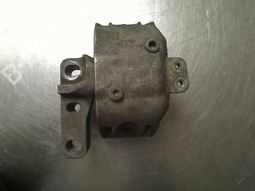 engine-mount-audi-tt-8n3-1998-1999-2000-2001-2002-2003-2004-2005-2006-2007-34689599 main image