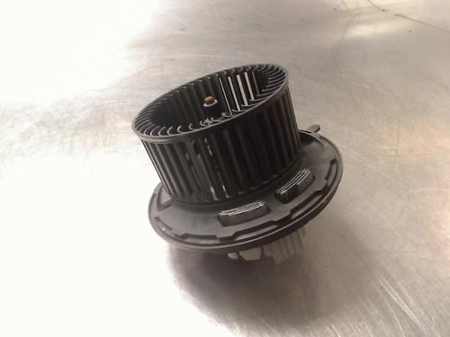 Used Heater blower motor Heater blower motor BMW 3 Touring (E91) 320 d (177 hp) 34687587 34687587