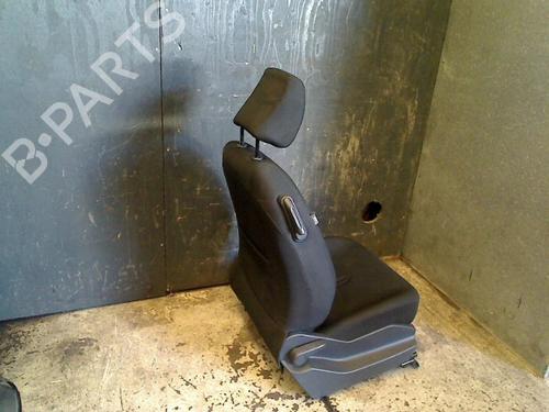 Used Right front seat Right front seat TOYOTA YARIS (_P9_) 1.4 D-4D (NLP90_, NLP90R) (90 hp) 34686832 34686832