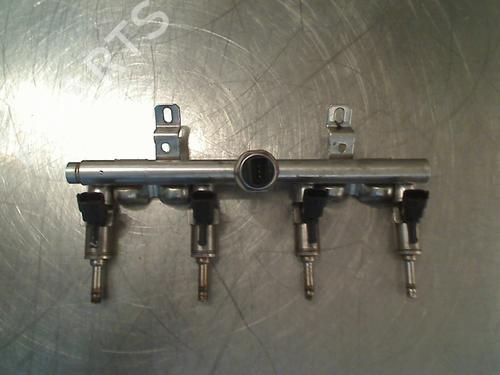 Used Injection rail Injection rail PEUGEOT 5008 (0U_, 0E_) 1.6 16V (156 hp) 34683704 34683704