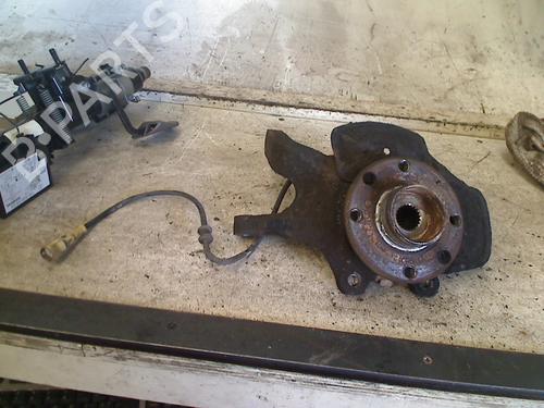 Used Left front steering knuckle Left front steering knuckle OPEL CORSA B (S93) 1.0 i 12V (F08, F68, M68) (54 hp) 34657822 34657822