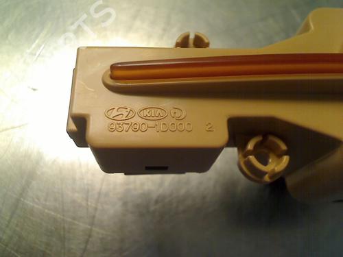 Warning switch KIA CARENS III MPV (UN) 2.0 CVVT | BP40266575I22 - Image 2