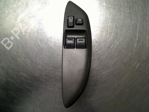 Used Switch Switch TOYOTA YARIS (_P1_) 1.0 (SCP10_, SCP10R) (68 hp) 34688562 34688562