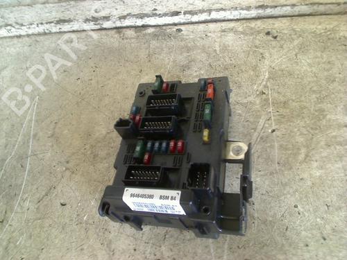Used Fuse box Fuse box CITROËN XSARA (N1) 1.6 16V (109 hp) 34671584 34671584