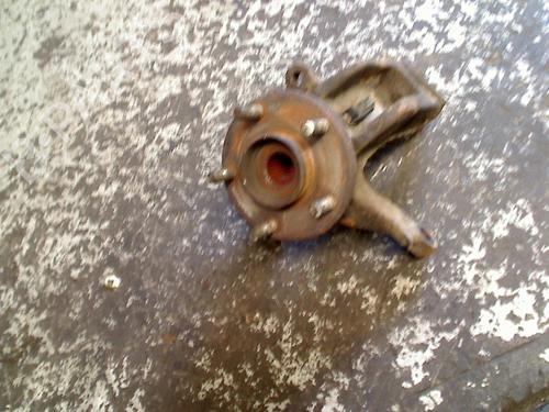 Used Left front steering knuckle Left front steering knuckle FORD MONDEO III (B5Y) 2.0 16V DI / TDDi / TDCi (90 hp) 34664189 34664189