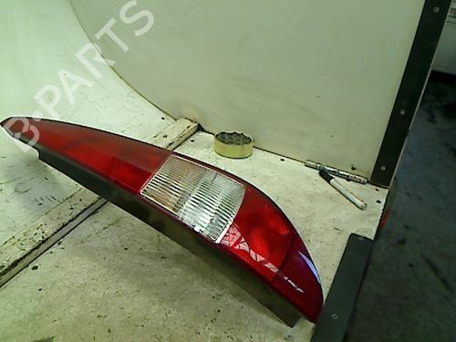 right-taillight-ford-mondeo-iii-b5y-2000-2001-2002-2003-2004-2005-2006-2007-34653208 main image
