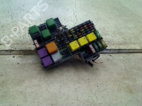 Used Fuse box Fuse box OPEL CORSA C (X01) 1.2 (F08, F68) (75 hp) 34674638 34674638