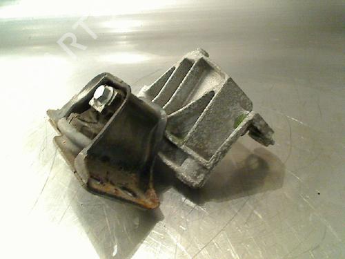 Used Engine mount Engine mount RENAULT CLIO III (BR0/1, CR0/1) 1.6 16V (BR05, BR0B, BR0Y, BR15, BR1J, BR1M, BR1Y, CR0B,... (112 hp) 34676934 34676934