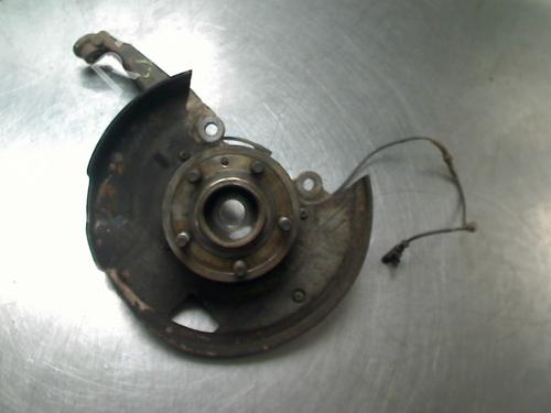 Used Left front steering knuckle Left front steering knuckle LAND ROVER DISCOVERY III (L319) 2.7 TD 4x4 (190 hp) 34685501 34685501