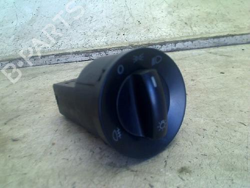 Used Headlight switch Headlight switch VW POLO IV (9N_, 9A_) 1.2 12V (64 hp) 34676077 34676077