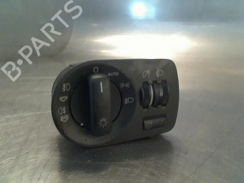 Commande de phare Commande de phare AUDI A3 Sportback (8PA) 2.0 FSI (150 hp) 34683612 34683612