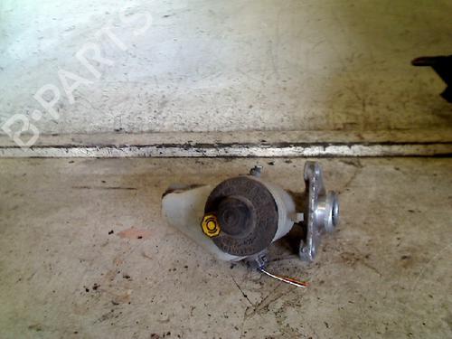 brake-master-cylinder-toyota-corolla-compact-_e11_-1997-1998-1999-2000-2001-2002-34674653 main image