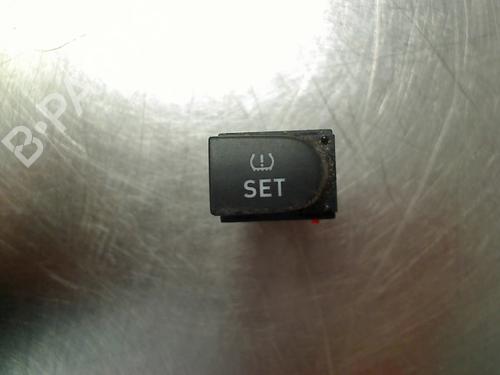 switch-seat-leon-1p1-2005-2006-2007-2008-2009-2010-2011-2012-2013-34691140 main image