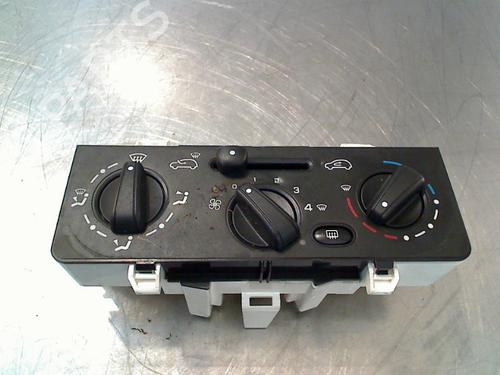 Used Climate control Climate control PEUGEOT 1007 (KM_) 1.4 (75 hp) 34678391 34678391